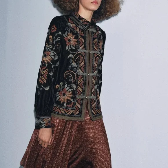 Zara Black Velvet Floral Embroidered Jacket - Picture 3 of 9